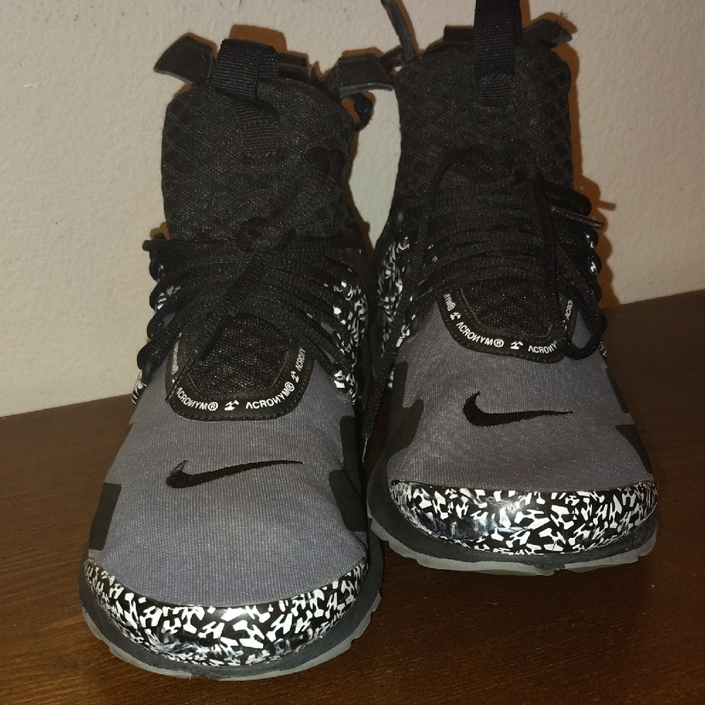 Nike Black and Gray High-Tops with Patterned Trim 10